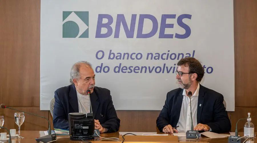 aloizio-mercadante-e-marcelo-freixo-foto-marcio-menasce-embratur