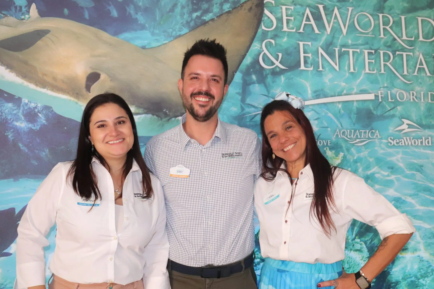 juliana-bordin-leonardo-fortes-e-cris-muniz-seaworld-parks-entertainment-scaled