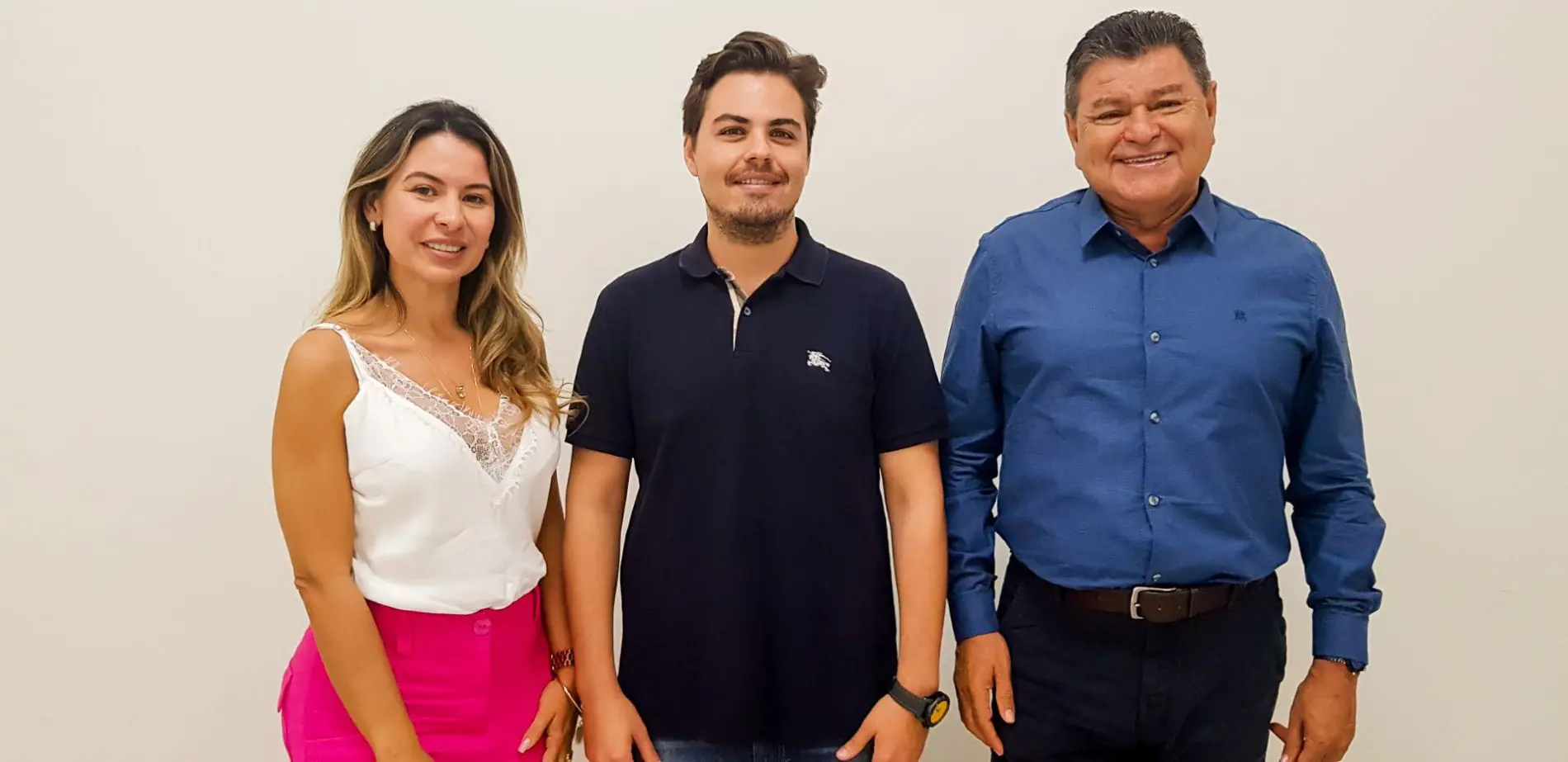 luiza-porto-de-andrade-vice-presidente-do-visit-iguassu-vivaz-cataratas-bruno-biesuz-presidente-do-conselho-deliberativo-do-visit-iguassu-helisul-e-felipe-gonzalez-grande