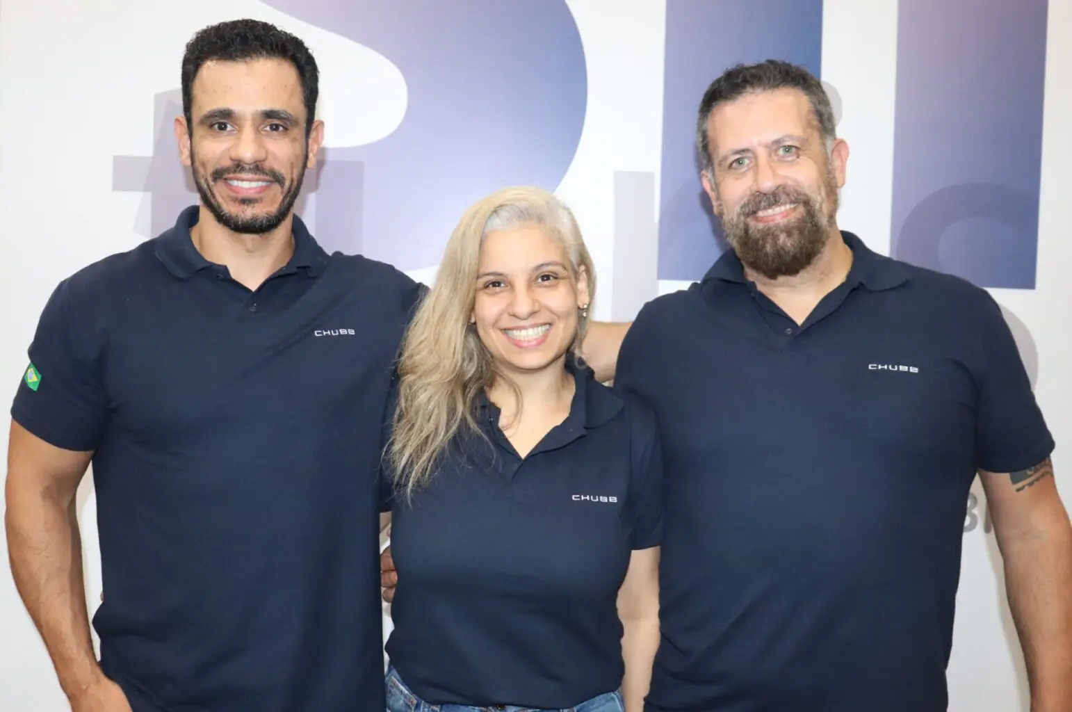 stefano-curti-gabriela-gody-e-diego-navarro-chubb-scaled