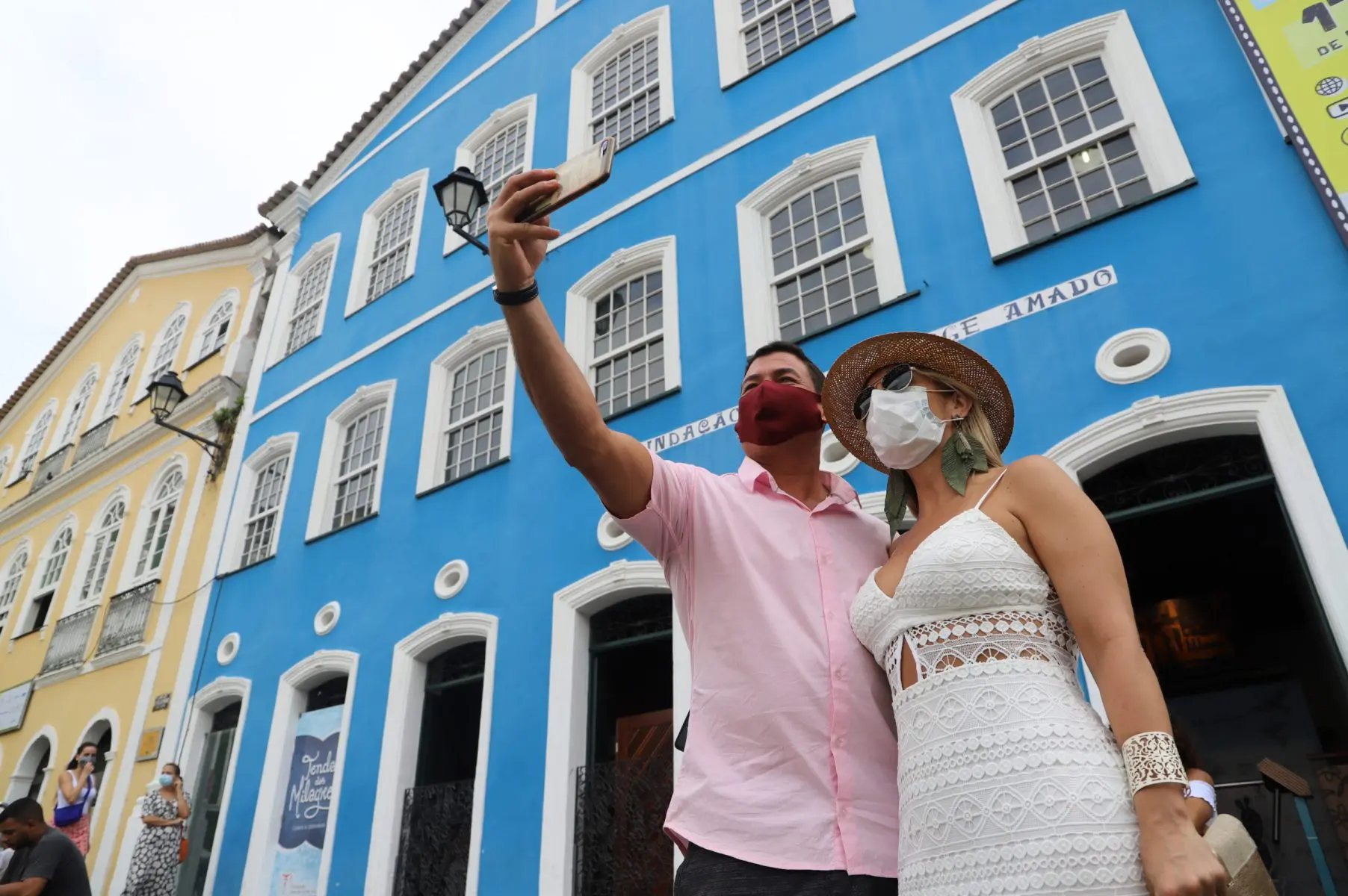 turistas-no-pelourinho-foto-tatiana-azeviche-seturba-scaled