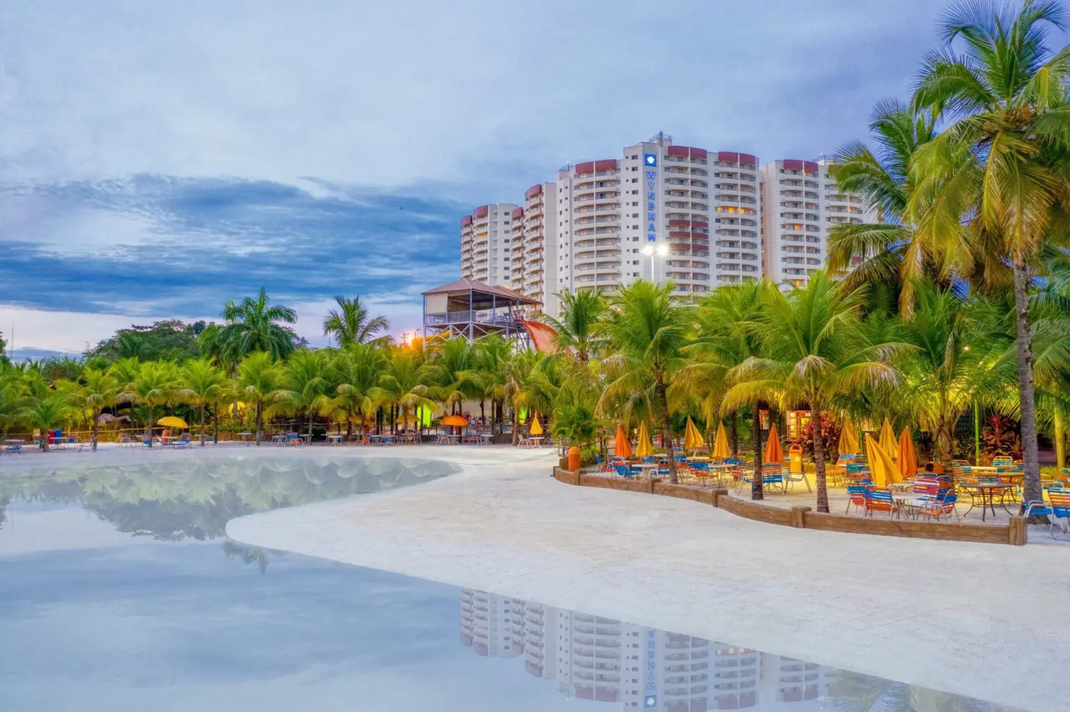 wyndham-oli-769mpia-visto-do-parque-thermas-dos-laranjais-scaled