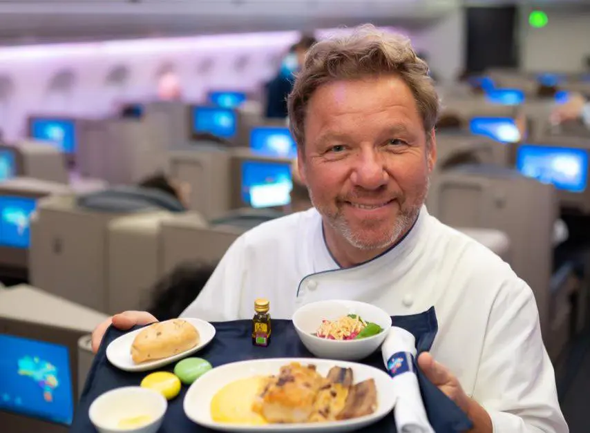 Chef Claude Troisgros mostrando o ciclo 1 da business