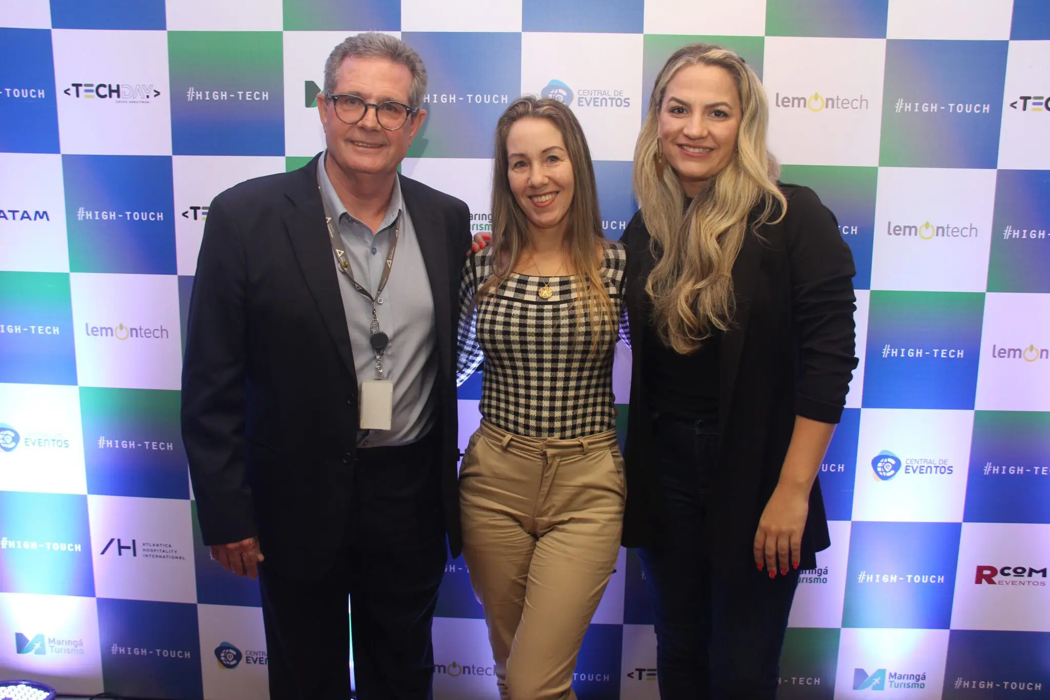 Roberto Wagner (Ger. Relacionamento Maringá Turismo), Silvana Bueno (TMSA) e Renata Santanna (Ger. Relacionamento Maringá Turismo) arbaitman