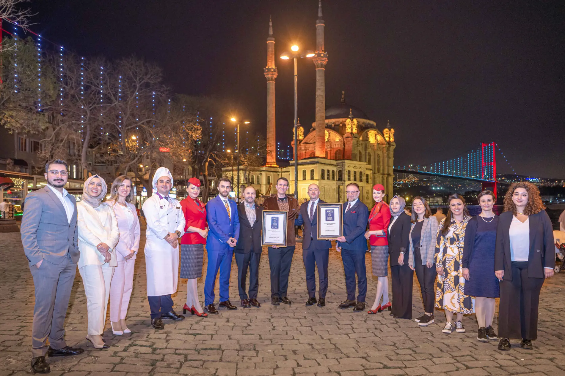 A Turkish Airlines foi reconhecida em duas categorias do prêmio Apex durante celebração em Istambul A Turkish Airlines foi reconhecida em duas categorias do prêmio Apex durante celebração em Istambul