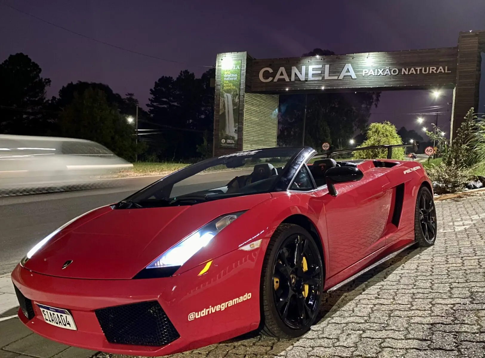 U Drive passeio Noturno U Drive passeio Noturno