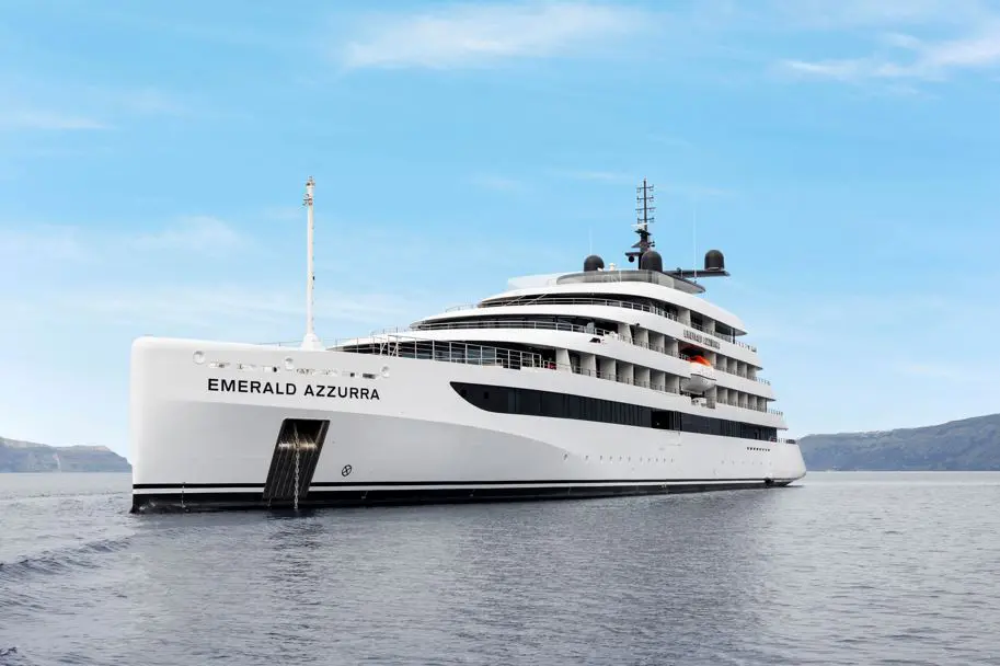 Emerald Azzurra Emerald Azzurra