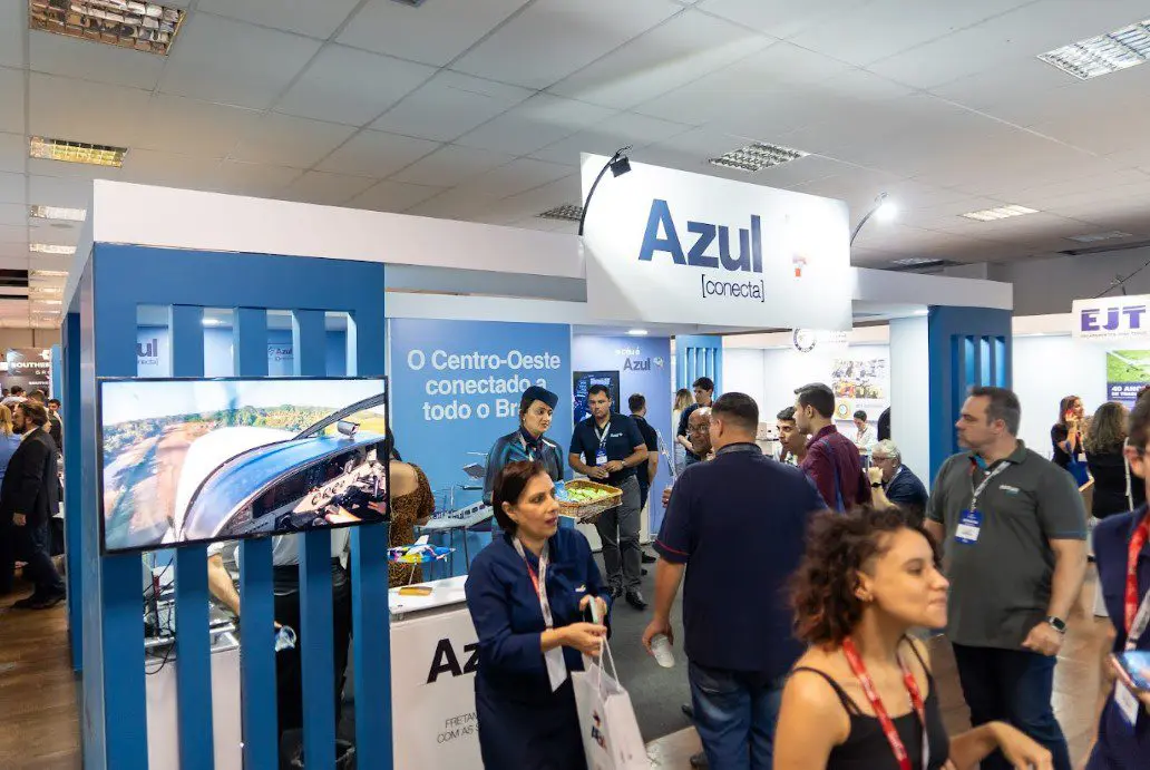 Estande da Azul Conecta na Aviation XP - Fotografia Guilherme Mion Estande da Azul Conecta na Aviation XP - Fotografia Guilherme Mion