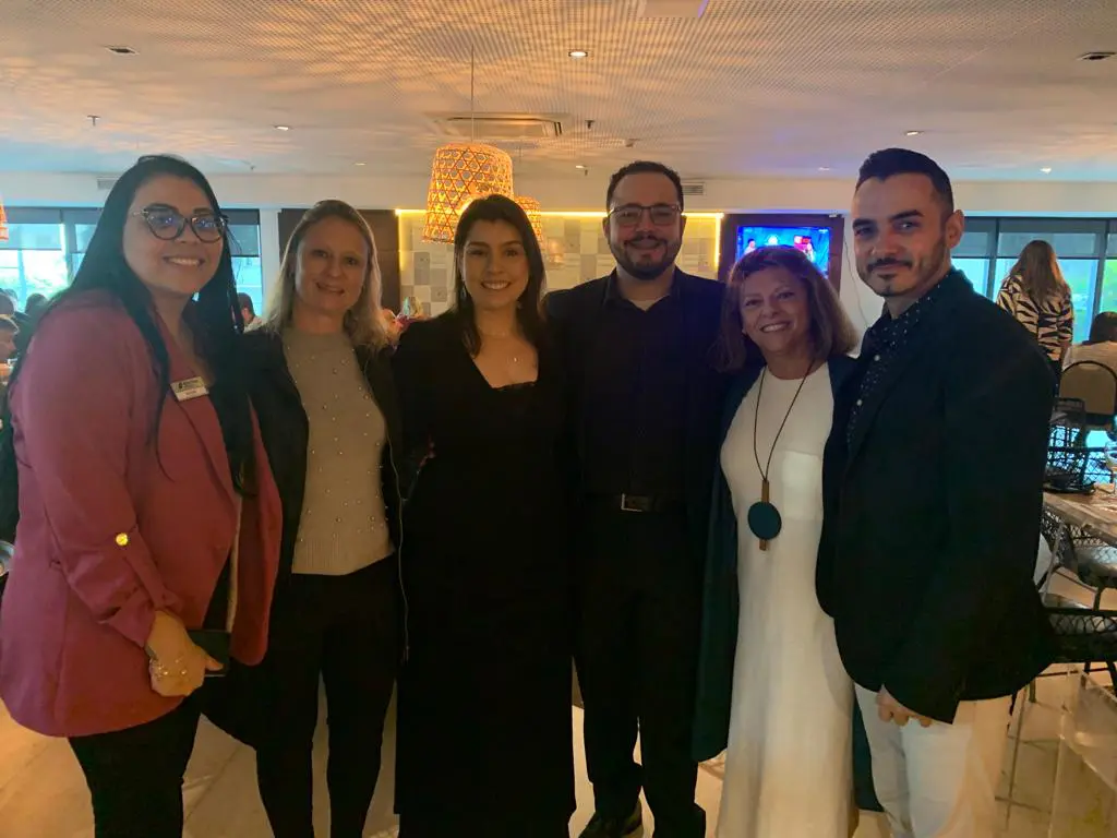 Beatriz Marques, Beatriz Varella, Cristiane Ferraz e Gustavo da Silva, Simoni Sabag e Tiago Freitas do Blue Tree Premium Alphaville. Foto: Divulgação Beatriz Marques, Beatriz Varella, Cristiane Ferraz e Gustavo da Silva, Simoni Sabag e Tiago Freitas do Blue Tree Premium Alphaville. Foto: Divulgação