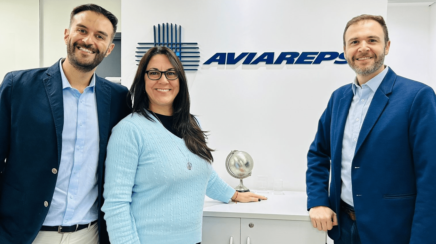 Neto Fernandes, novo Gerente de Conta de Visit Orlando, Lizandra Pajak, Head de Turismo e Trade Aviareps Brasil e Chile, e Denis Ribeiro, Gerente Geral Aviareps Brasil, Paraguai e Chile aviareps