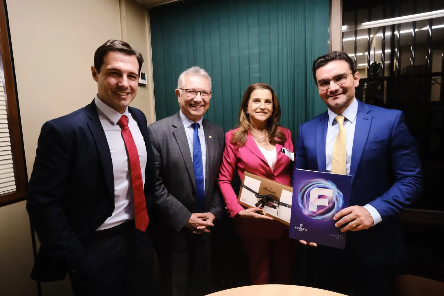 Marta Rossi, Eduardo Zorzanello, Luiz Carlos Busato, deputado Federal, e Celso Sabino, ministro do turismo.- Foto: Divulgação. Marta Rossi, Eduardo Zorzanello, Luiz Carlos Busato, deputado Federal, e Celso Sabino, ministro do turismo.- Foto: Divulgação.