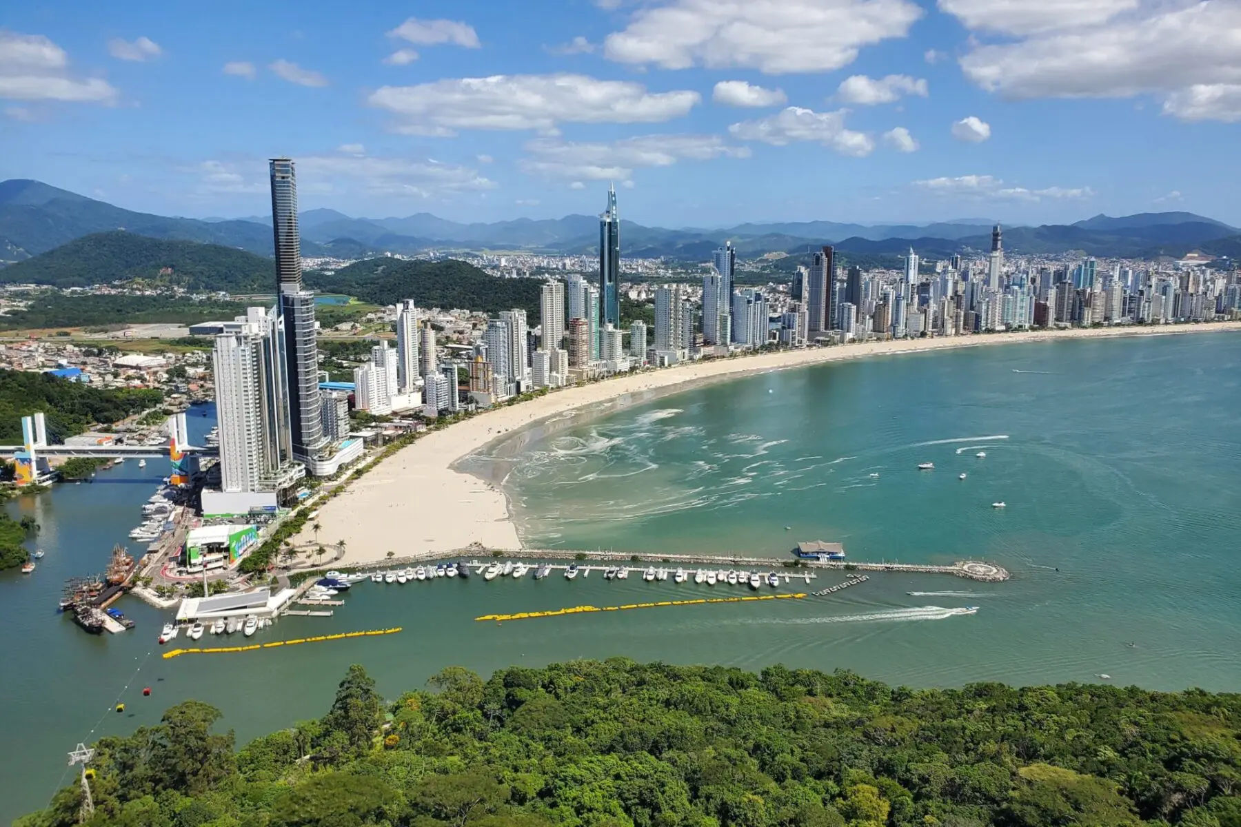 Turismo-predatorio Turismo predatório