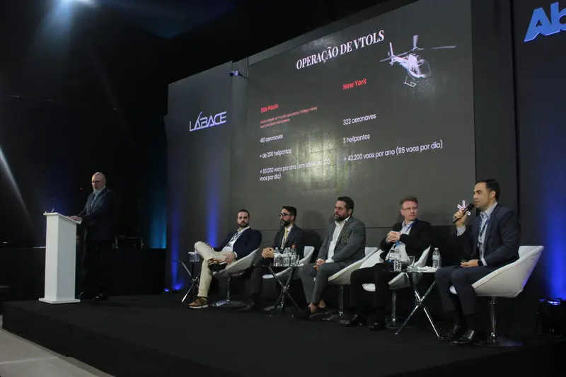 Painel sobre eVTOL na Labace 2023. Foto: Divulgação Painel sobre eVTOL na Labace 2023. Foto: Divulgação