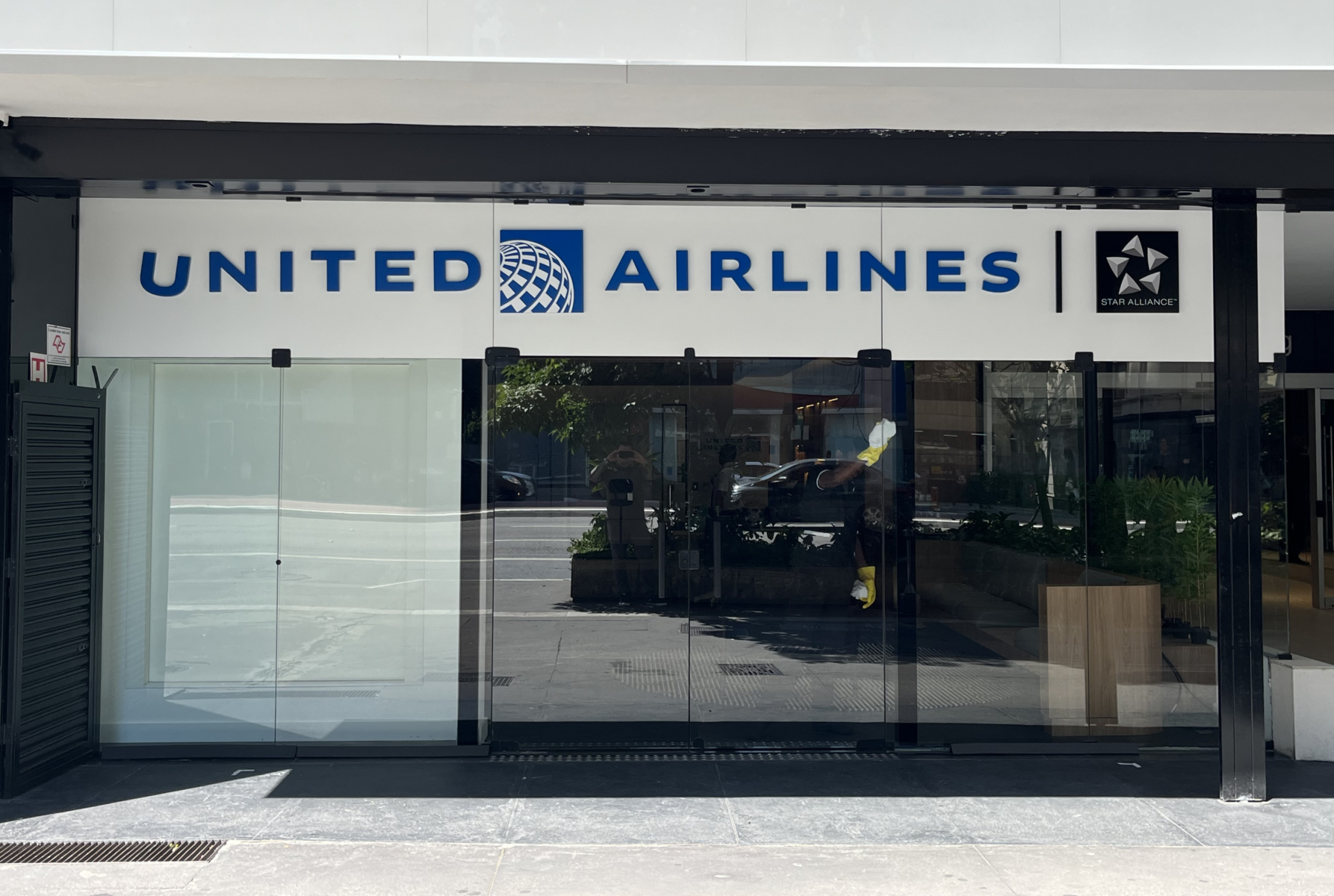 United Airlines United Airlines