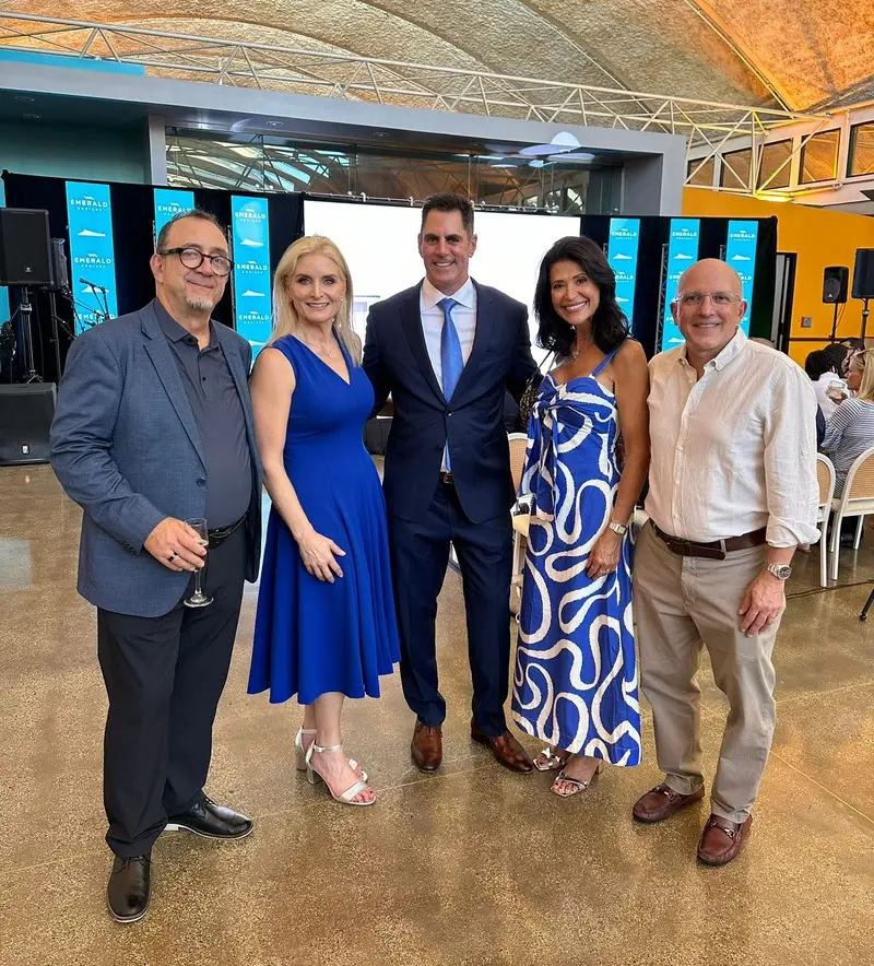 unnamed (74) Ricardo Alves, da Velle Representações, Kelly Craighead, da Clia, Ken Muskat, da Emerald Cruises, Patty Leone, apresentadora, e Aldo Leone, da Agaxtur - Foto: Divulgação