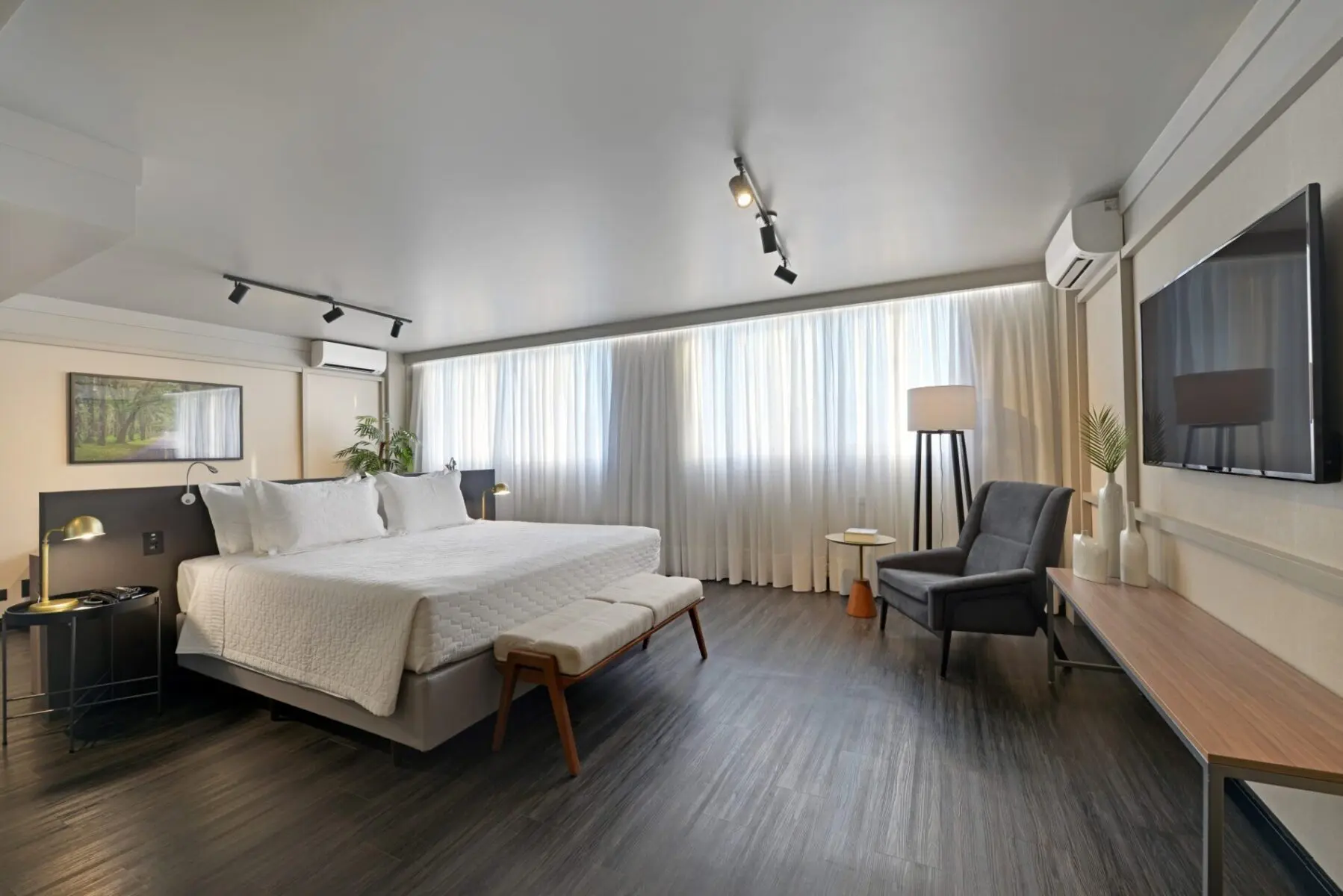 Deville Maringá assistente