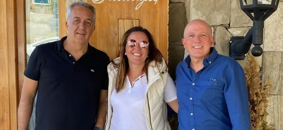 Sylvio Ferraz- VP de Produtos e Novos Negócios BeFly- Adriana Fredericce- diretora comercial da Diversa e Aldo Leone diretor da Agaxtur BeFly Temporada de neve