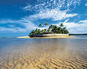 Arraial d’Ajuda (BA) é um dos destinos contemplados na promoção da CVC, com pacotes exclusivos da operadora que oferecem até 50% de desconto para o 2º passageiro - Foto: Divulgação