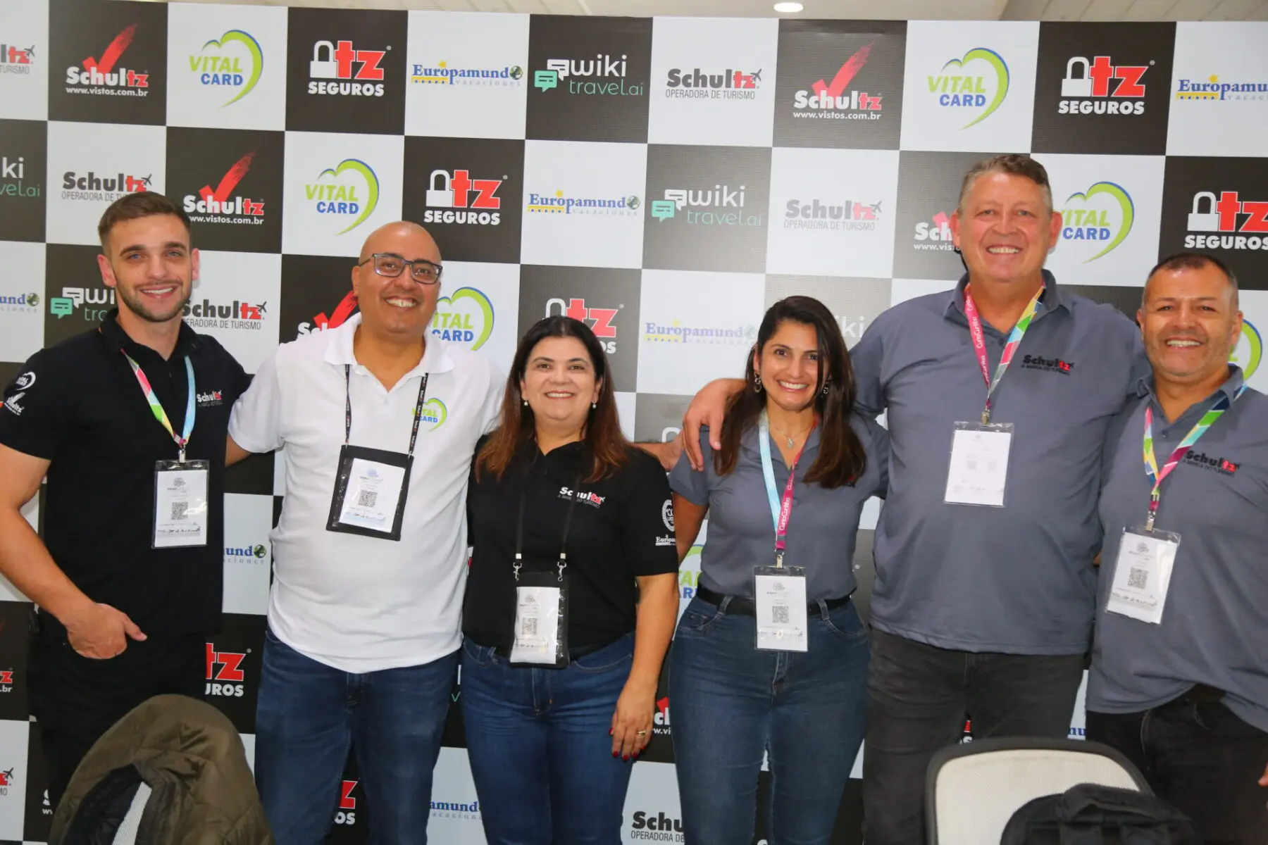 Equipe da Schultz, presente da Expo Turismo Paraná, reforça novidades, como a plataforma Wikitravel Equipe da Schultz, presente da Expo Turismo Paraná, reforça novidades, como a plataforma Wikitravel