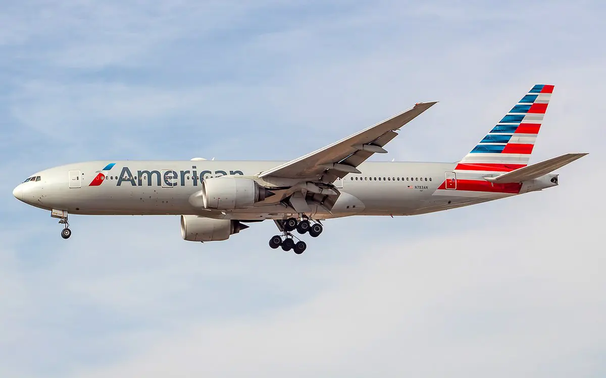 Boeing_777-223ER_American_Airlines American Airlines Caicos