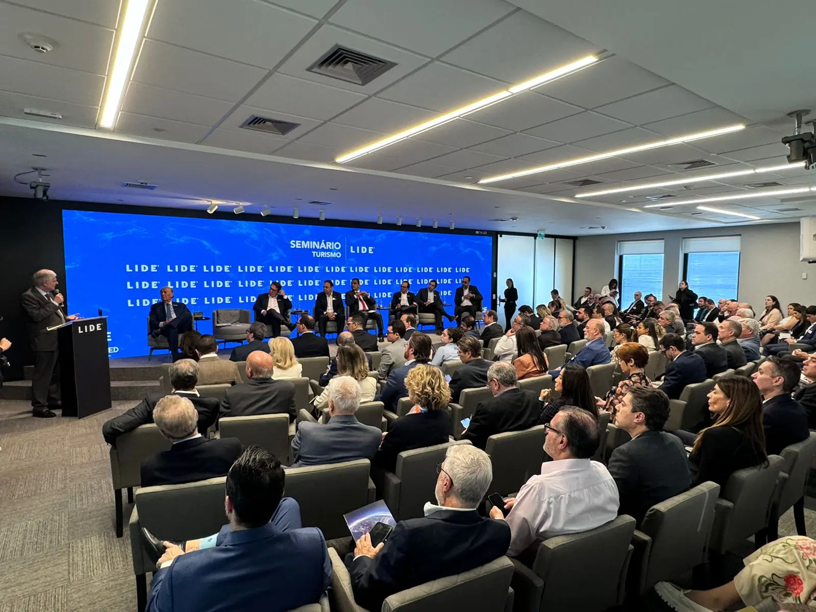 A oferta aérea foi debatida durante manhã de seminário na Casa Lide A oferta aérea foi debatida durante manhã de seminário na Casa Lide