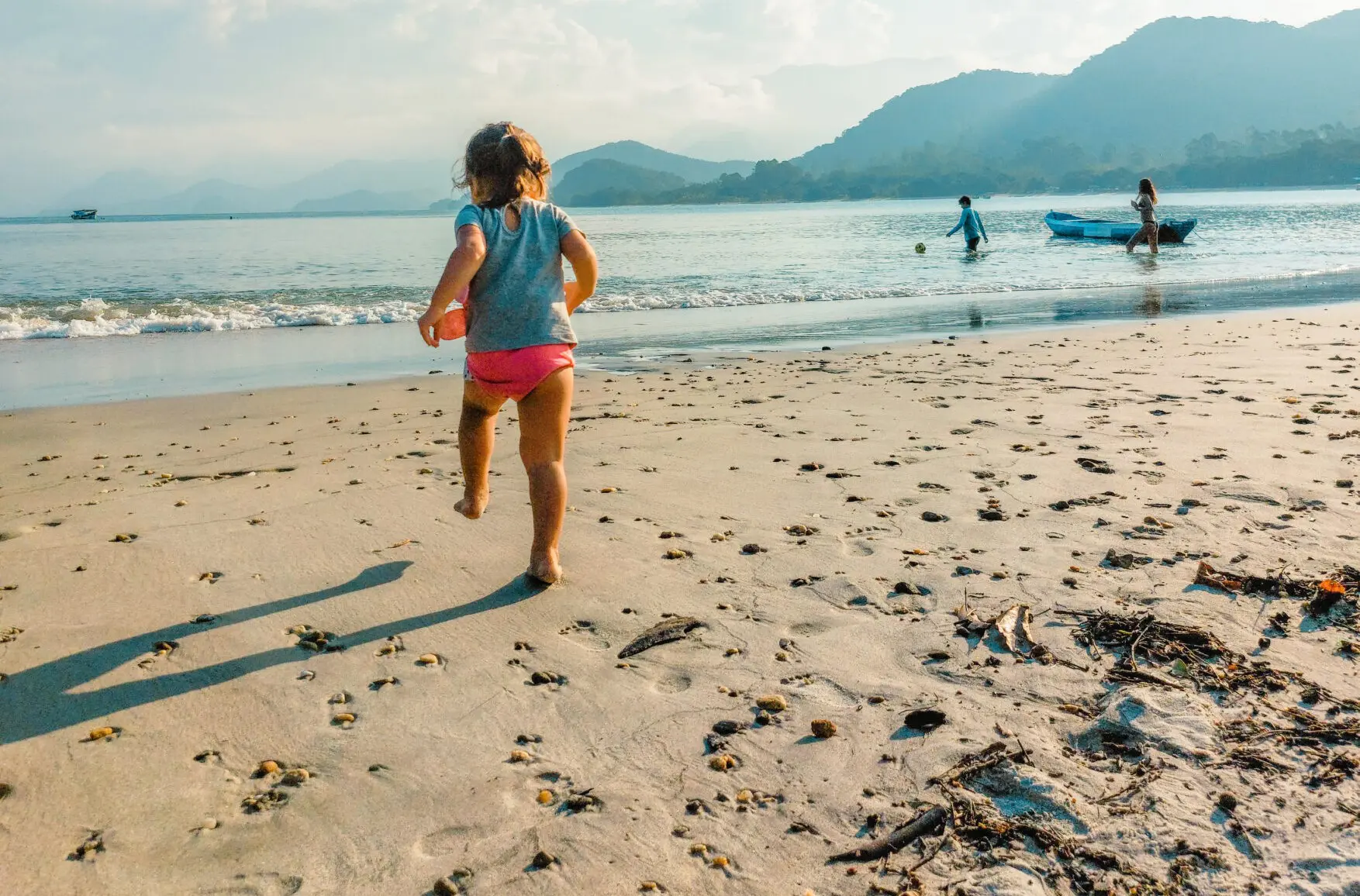 luna mendes KAYAK luna mendes