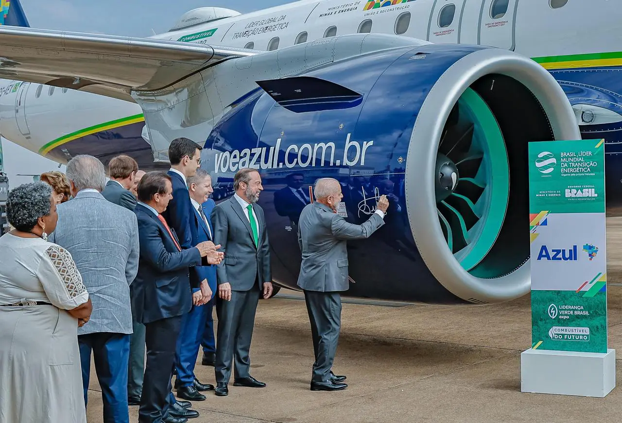 AZUL_Foto Ricardo Stuckert - Cerimonia Combustivel do Futuro (3) Azul