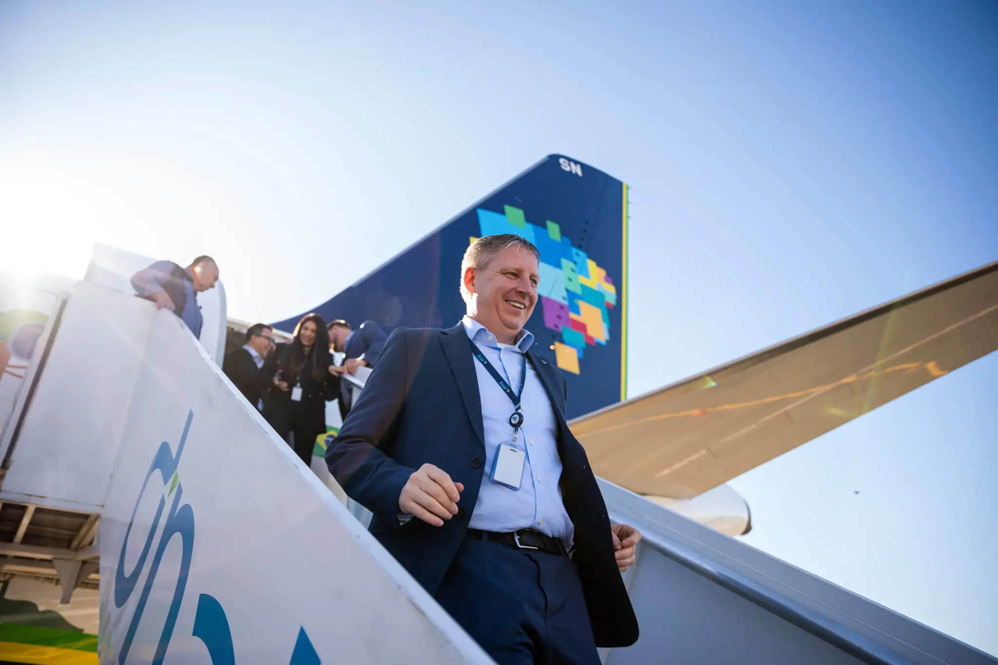 John Rodgerson_CEO Azul_Desembarca no aeroporto Salgado Filho_Foto_ Guilherme Mion Azul Porto Alegre