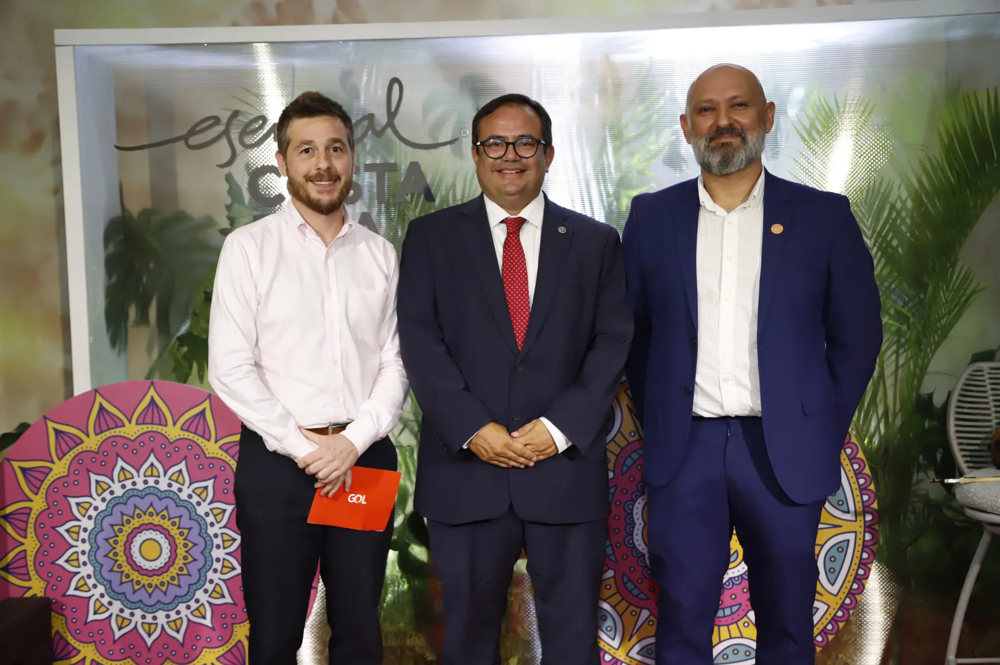 _MG_0152 Danilo Barbizan, da Gol, Norman Lizano, embaixador da Costa Rica no Brasil, e Adalberto Rodriguez, executivo de Marketing do ICT (Foto: Greg Grigoragi/ Brasilturis)