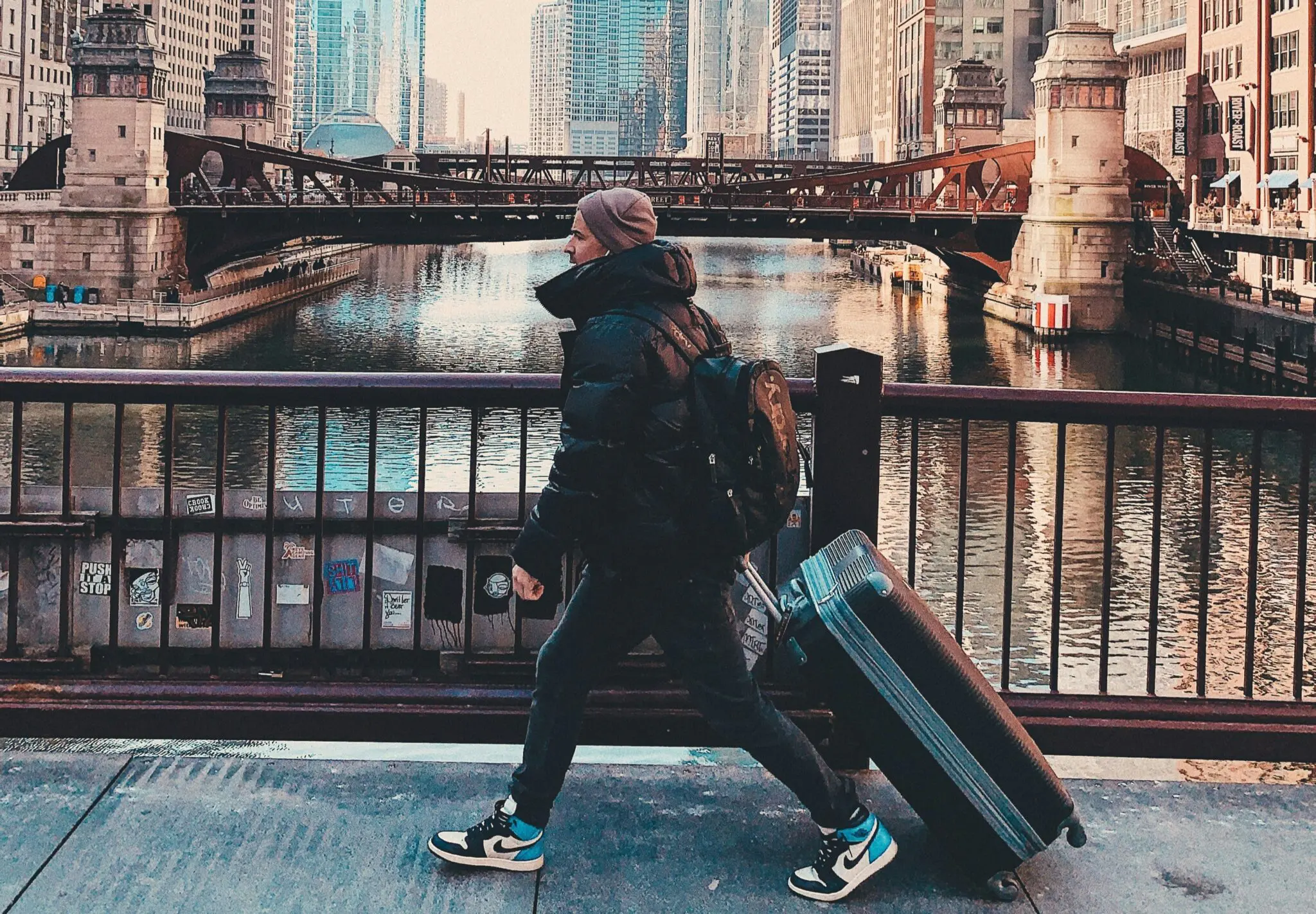 oleksandr-baiev-wfJNeWu1ULc-unsplash bagagem