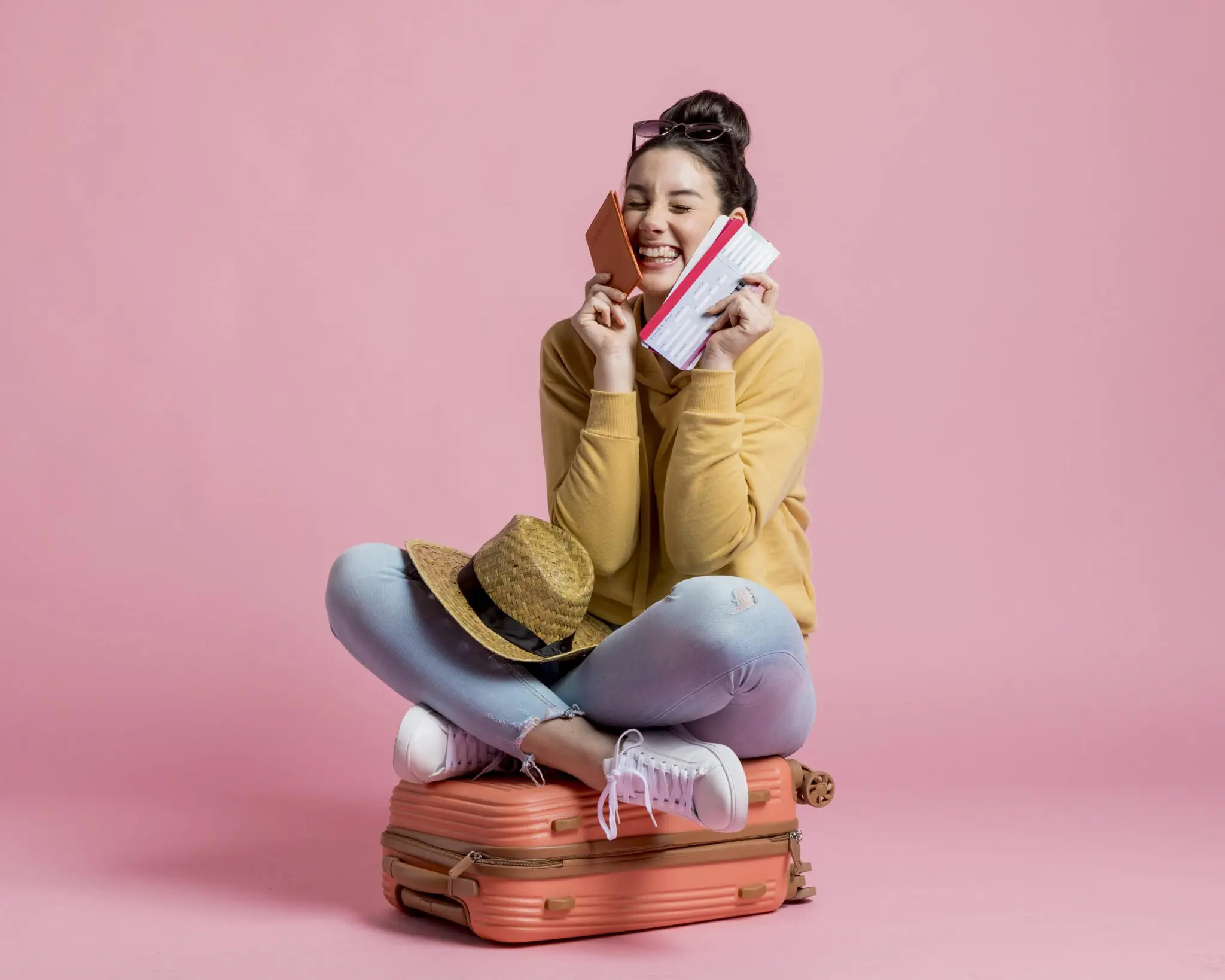 young-woman-getting-ready-new-trip pagol