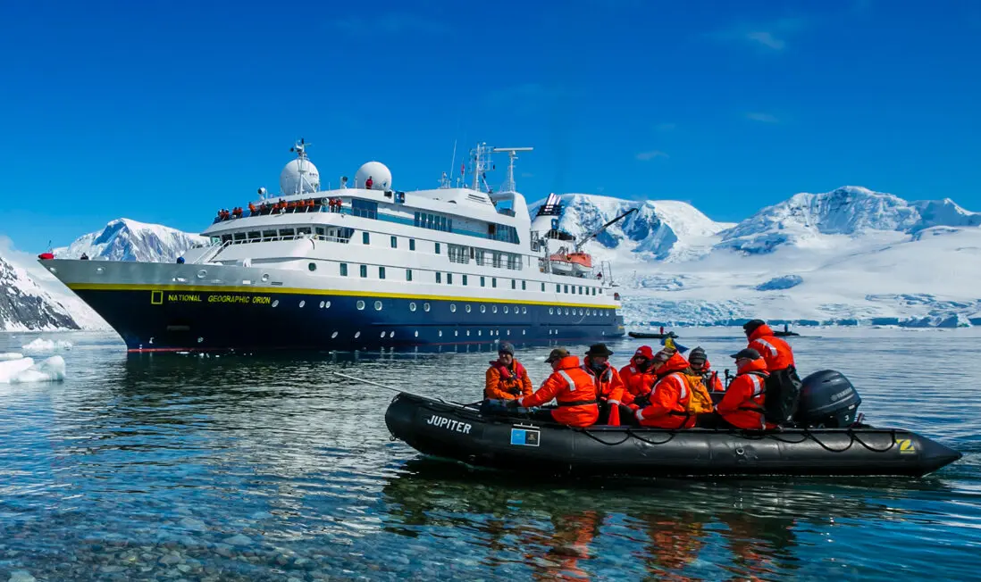 Antarctica Niko Harbor RLH-ANT14-20382 Qualitours