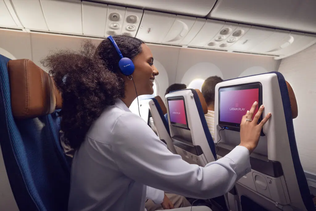 unnamed (40)LATAM Play exibe nos próximos meses 16 filmes indicados ao Oscar 2025. Foto; Divulgação Latam LATAM Play exibe nos próximos meses 16 filmes indicados ao Oscar 2025. Foto; Divulgação Latam Ainda estou aqui