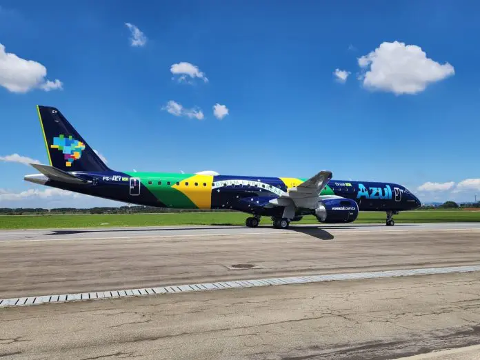 A mais nova aeronave Embraer 195-E2 da Azul (1) A mais nova aeronave Embraer 195-E2 da Azul. Crédito: Divulgação