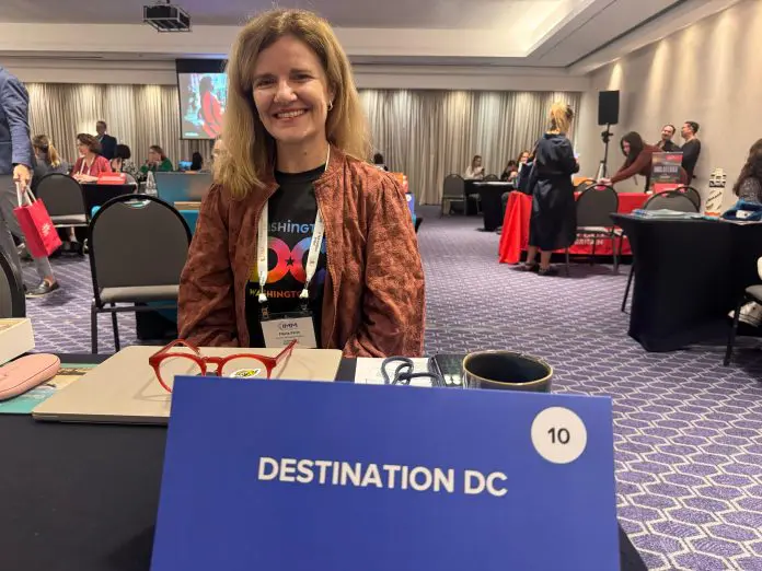 Flavia Perin, gerente de marketing e relações públicas da Imaginadora, representante oficial de Washington DC no Brasil (Foto: Felipe Lima/Brasilturis) Flavia Perin, gerente de marketing e relações públicas da Imaginadora, representante oficial de Washington DC no Brasil (Foto: Felipe Lima/Brasilturis)