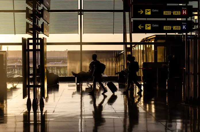 O apagão na Europa também afetou os sistemas de atendimento ao passageiro. Crédito:  HelloDavidPradoPerucha/Freepik apagão europa