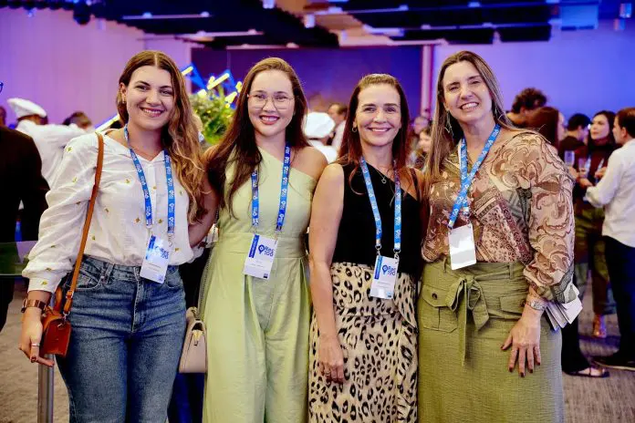Rayane Camilly-Hellen Lopes- Carolina Oliveira e Juliana Britto Recife Convention Conselho