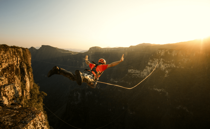 img-Salto horizontal Natural Extremo Salto de pêndulo duplo canela