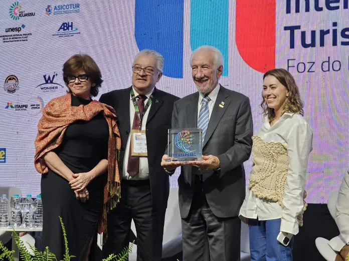 Darci Piana, vice-governador do Paraná, foi um dos premiados no prêmio Fit Cataratas. Crédito: Kamilla Alves/Brasilturis fit cataratas