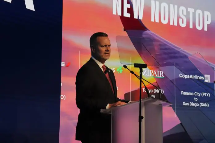 Fred Dixon, do Brand USA, destaca expansão da malha aérea como fator estratégico para facilitar o acesso ao país e impulsionar o turismo internacional. Crédito: Felipe Lima/Brasilturis Fred Dixon, do Brand USA, destaca expansão da malha aérea como fator estratégico para facilitar o acesso ao país e impulsionar o turismo internacional. Crédito: Felipe Lima/Brasilturis