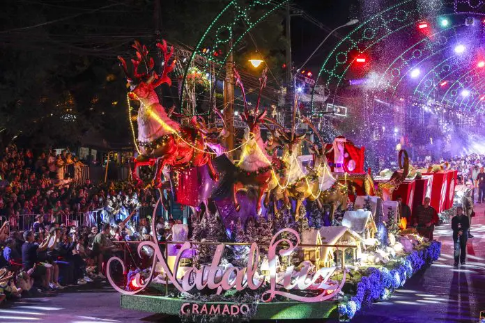 Grande Desfile de Natal. no Natal Luz de Gramado. Crédito: Cleiton Thiele/SerraPress