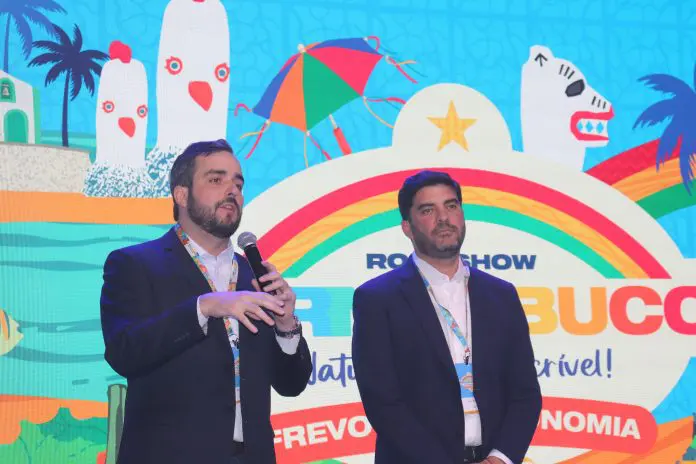 Eduardo Loyo, presidente da Empetur, e Kaio Maniçoba, secretário de Turismo e Lazer de Pernambuco. Crédito: Maurício Herschander/ Brasilturis Eduardo Loyo, presidente da Empetur, e Kaio Maniçoba, secretário de Turismo e Lazer de Pernambuco. Crédito: Maurício Herschander/ Brasilturis