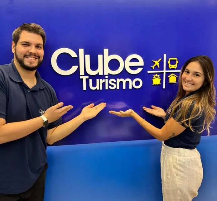 Lucas e Marina, franqueados da Clube Turismo. Crédito: Divulgação