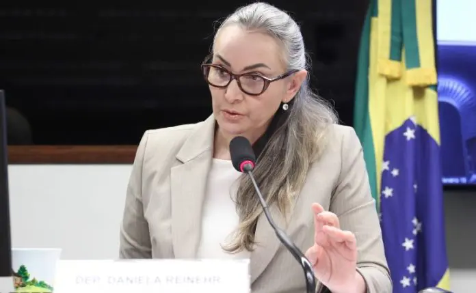 img20241210110329828-768x473 Perse