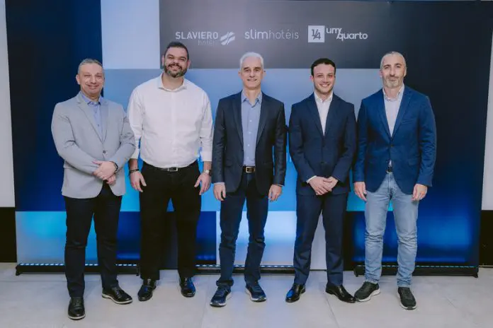 Thiago Silveira, COO; Rafael Couto, CFO; Eduardo Campos, CEO; Diego Soares, diretor de Novos Negócios e Ricardo Nielsen, CMO. Crédito: Divulgação / Slaviero Hospitalidade Thiago Silveira, COO; Rafael Couto, CFO; Eduardo Campos, CEO; Diego Soares, diretor de Novos Negócios e Ricardo Nielsen, CMO. Crédito: Divulgação / Slaviero Hospitalidade