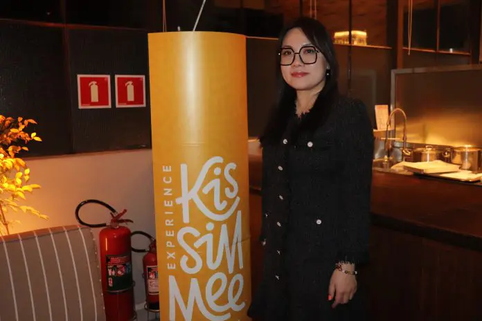 Yiunglu Tian, diretora internacional de Venda, da Experience Kissimmee. Crédito: Maurício Herschander/ Brasilturis