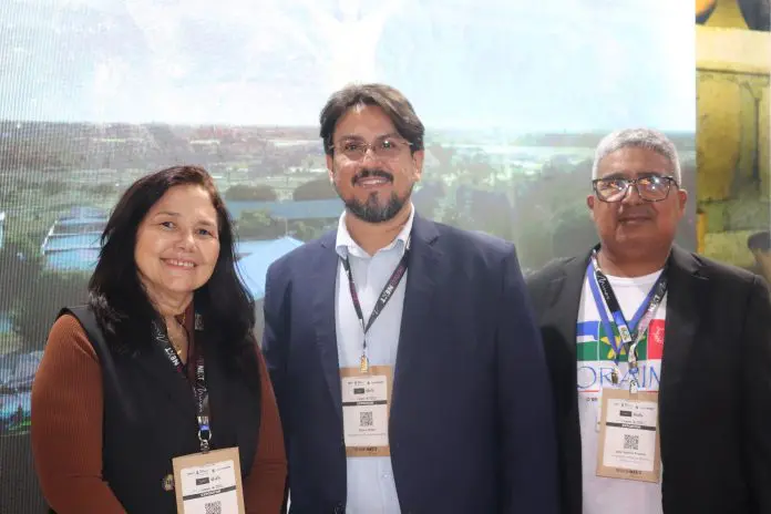 Maria Farias, Bruno Brito e José Gomes Franco, do turismo de Roraima. Crédito: Maurício Herschander/ Brasilturis Maria Farias, Bruno Brito e José Gomes Franco, do turismo de Roraima. Crédito: Maurício Herschander/ Brasilturis