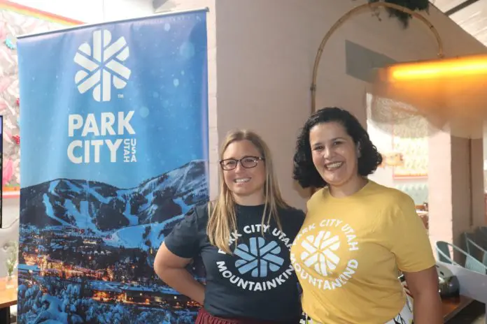 Megan Underwood e Camila Lucchesi, do Visit Park City. Crédito: Maurício Herschander/ Brasilturis Megan Underwood e Camila Lucchesi, do Visit Park City. Crédito: Maurício Herschander/ Brasilturis