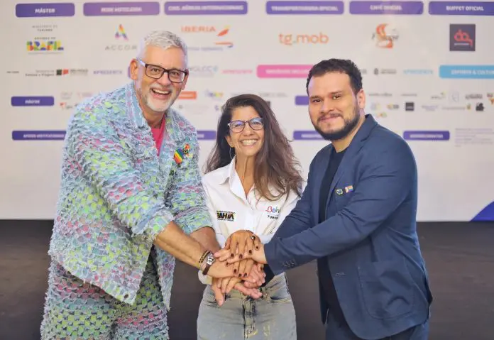 Ricardo Gomes – Presidente da Câmara LGBT, Tatiana Harfush – Diretora de Promoção Setur Bahia e Daniel Noble – Supervisor de Afroturismo, Diversidade e Povos Indígenas da Embratur. Crédito: Divulgação Ricardo Gomes – Presidente da Câmara LGBT, Tatiana Harfush – Diretora de Promoção Setur Bahia e Daniel Noble – Supervisor de Afroturismo, Diversidade e Povos Indígenas da Embratur. Crédito: Divulgação