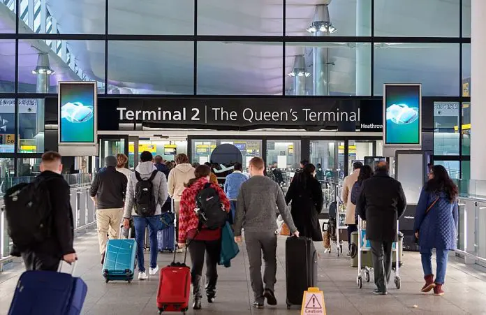 Heathrow atinge 8 milhões de passageiros em agosto e mantém pontualidade, eficiência e planos de expansão para o futuro Heathrow atinge 8 milhões de passageiros em agosto e mantém pontualidade, eficiência e planos de expansão para o futuro